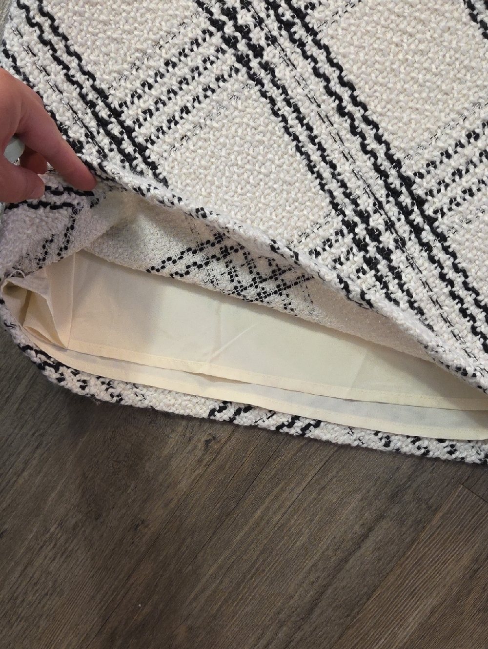 Vince Camuto • Black & White Plaid Tweed Mini Skirt - Picture 8 of 12